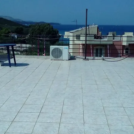 Holiday Minaj *
